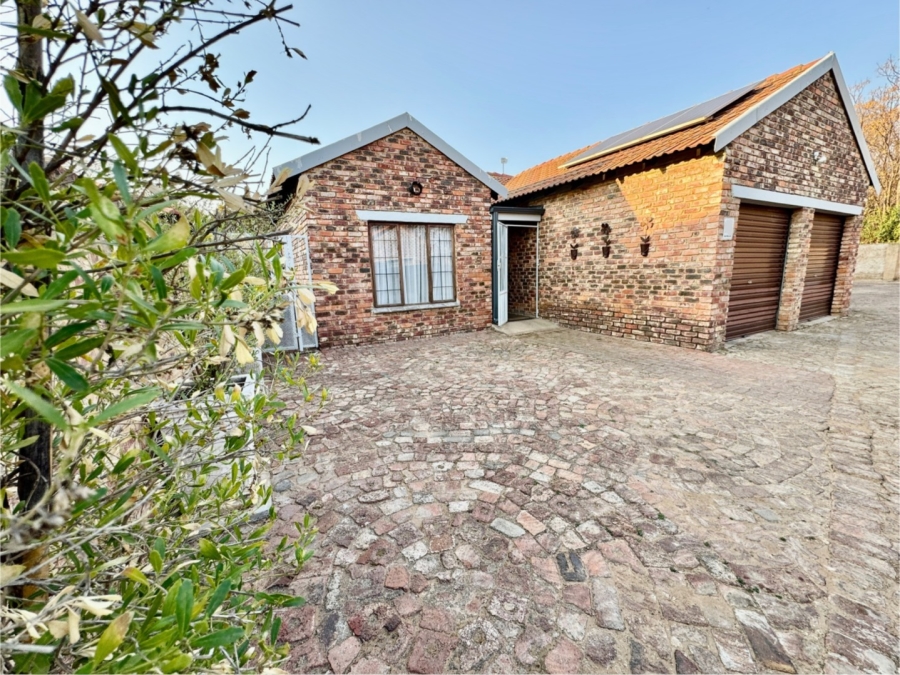 3 Bedroom Property for Sale in Mooivallei Park North West